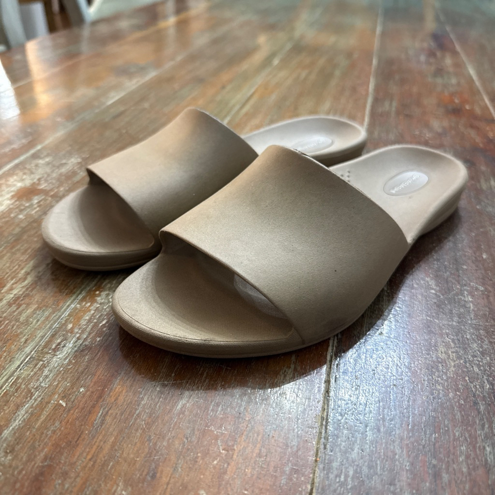 Okabashi Beige Tan Slide Sandals Size 7 Summer Comfort